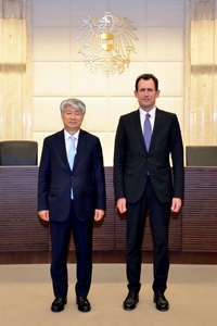 Präsident des Verfassungsgerichtes der Republik Korea Jongseok Lee mit Präsident des Verfassungsgerichtshofes Christoph Grabenwarter (29.04.2024) 