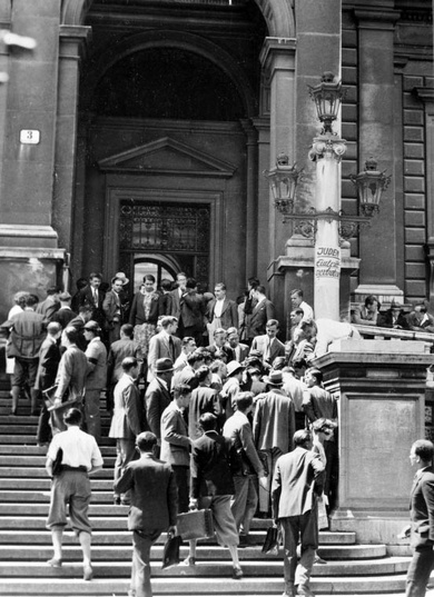 Studentengruppen vor der Univ. Wien, 23.06.1931 