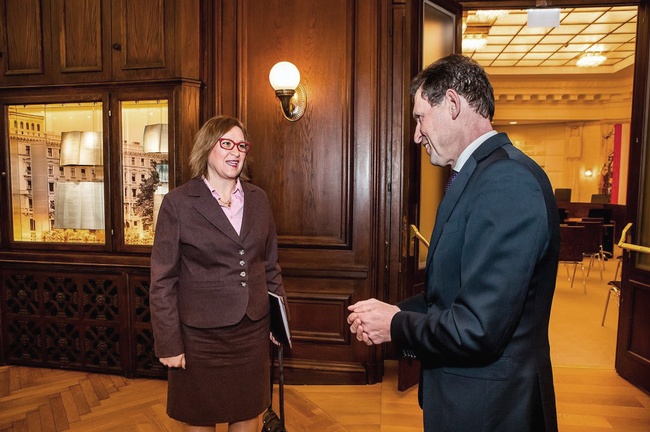 Nordmazedoniens Vize-Ministerpräsidentin Grkovska und Präsident Grabenwarter 