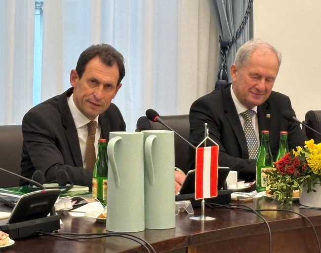 Präsident Grabenwarter und der Präsident des tschechischen Verfassungsgerichts Josef Baxa 