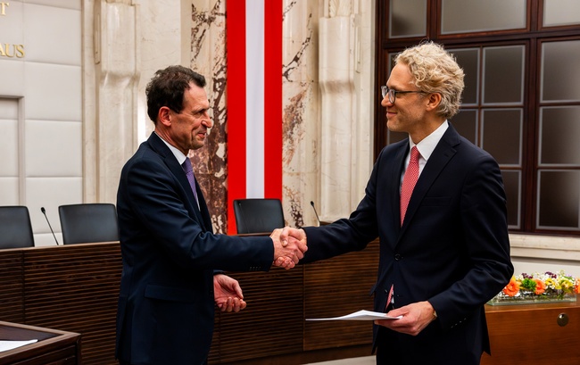 Angelobung von Roland Faber als Ersatzmitglied des VfGH (Foto: Achim Bieniek/VfGH)&nbsp;