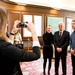 Beliebt waren Erinnerungsfotos mit dem Präsidenten des VfGH 