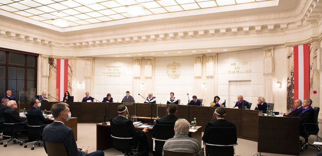The Members of the Constitutional Court in the Court Room (2020) [photo: K. Fröschl-Roßboth]